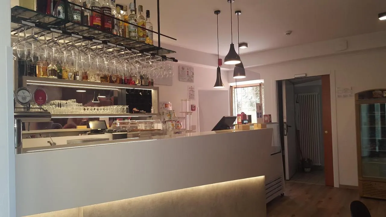 Hotel Pace Brenzone sul Garda 5*,  İtalya