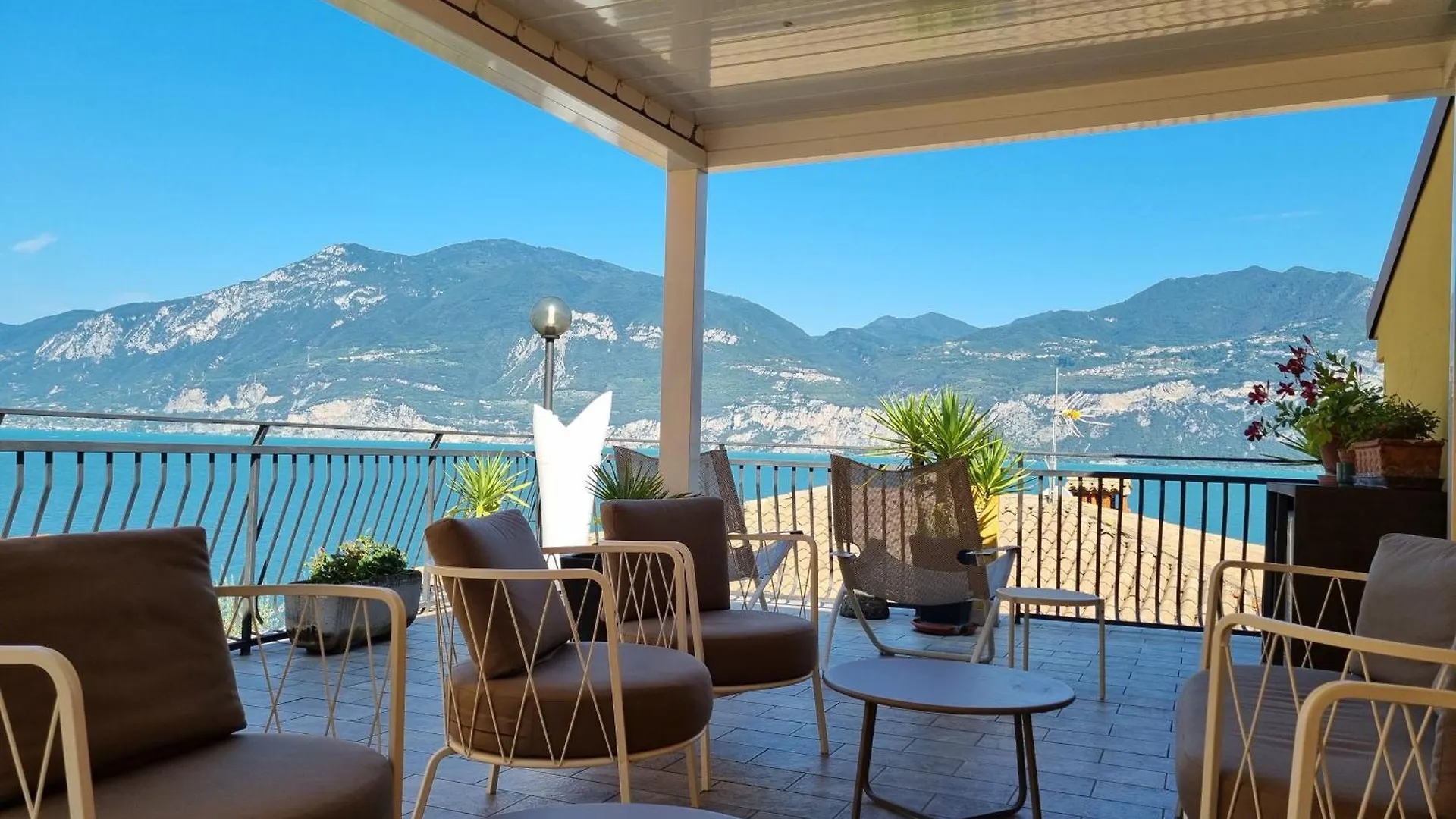 Hotel Pace Brenzone sul Garda 5*,  İtalya