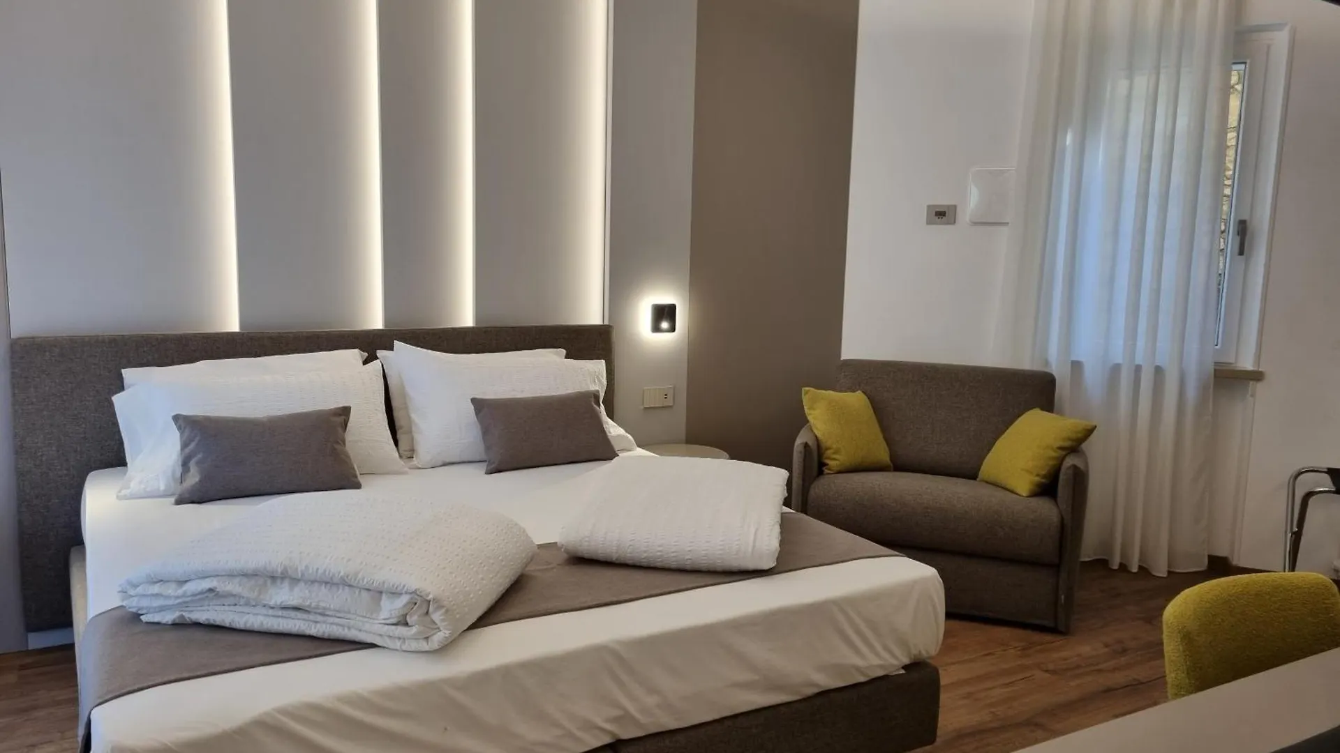 Hotel Pace Бренцоне-суль-Гарда