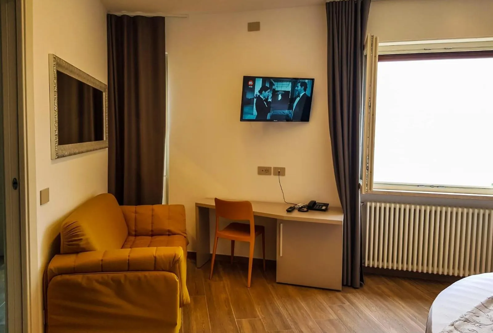 Hotel Pace Бренцоне-суль-Гарда
