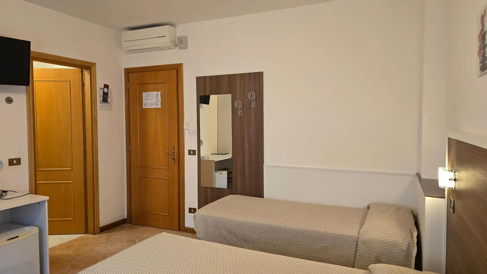 Hotel Pace Бренцоне-суль-Гарда