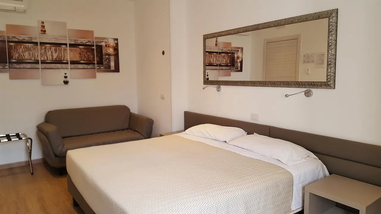 Hotel Pace Бренцоне-суль-Гарда 5*,  Италия